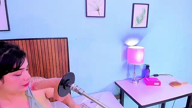 Snapshot of zyle_boobs chatting on October 30, 12:47 pm zyle boobs online show from October 30, 12:47 pm