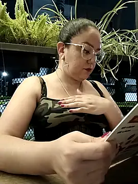 Snapshot of Kinkster_Jade chatting on February 20, 12:30 am Kinkster Jade online show from February 20, 12:30 am