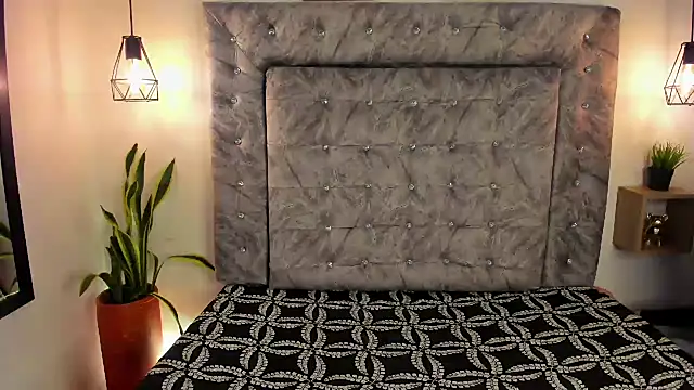 Snapshot of sweet_abby1 chatting on March 12, 11:32 am sweet abby1 online show from March 12, 11:32 am