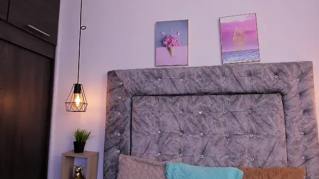 Snapshot of sweet_abby1 chatting on September 9, 9:02 pm sweet abby1 online show from September 9, 9:02 pm