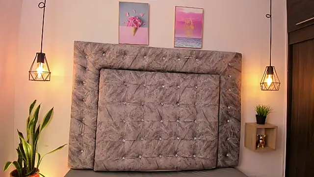 Snapshot of sweet_abby1 chatting on March 10, 11:23 am sweet abby1 online show from March 10, 11:23 am