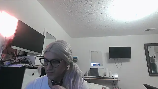 sissytrapdolly24 online show from May 1, 3:06 pm
