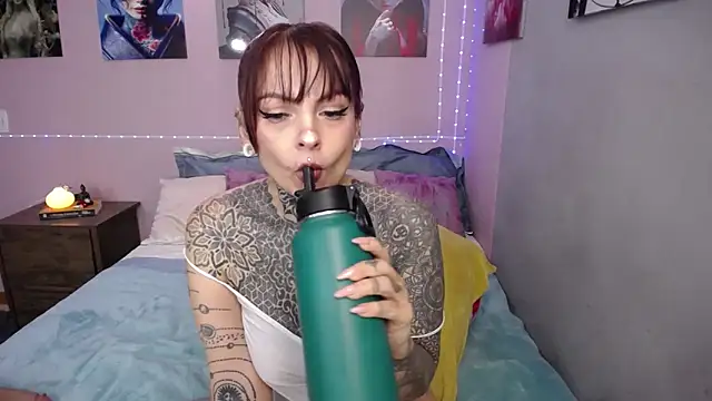 LolaRouse online show from October 29, 5:56 pm