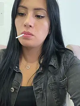 Sara luna  online show from April 9, 9:10 pm