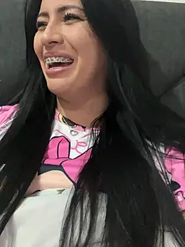 Snapshot of Sara_luna_ chatting on June 28, 3:02 am Sara luna online show from June 28, 3:02 am