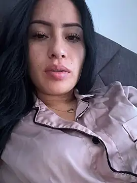 Snapshot of Sara_luna_ chatting on December 17, 1:27 pm Sara luna online show from December 17, 1:27 pm