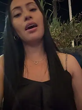 Sara luna  online show from November 9, 8:40 am