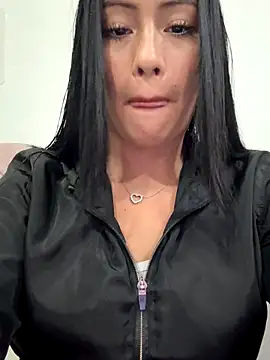 Snapshot of Sara_luna_ chatting on October 29, 12:42 am Sara luna online show from October 29, 12:42 am