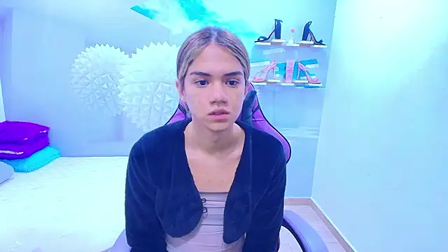 DEMI LEED online show from January 13, 11:47 am