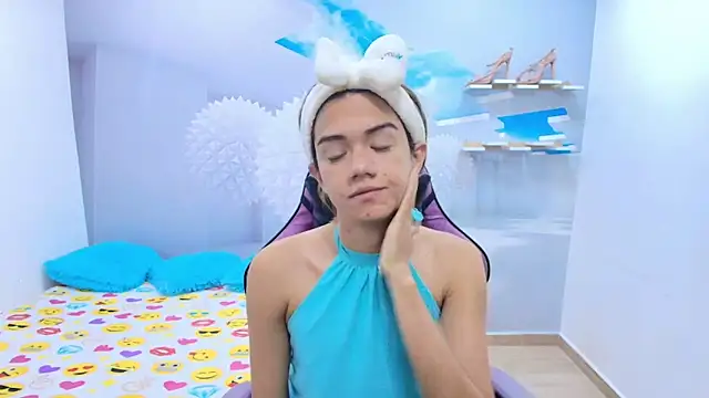 DEMI LEED online show from February 10, 11:53 am