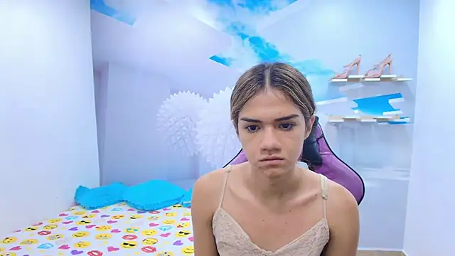 DEMI LEED online show from February 5, 11:39 am