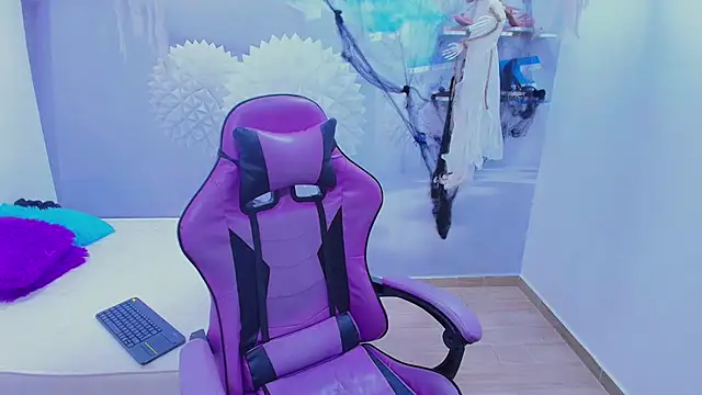 DEMI LEED online show from November 1, 12:32 pm