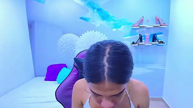 DEMI LEED online show from December 3, 5:34 pm