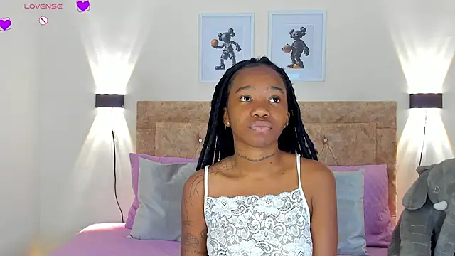 Rihana hot01 online show from March 31, 2:30 pm