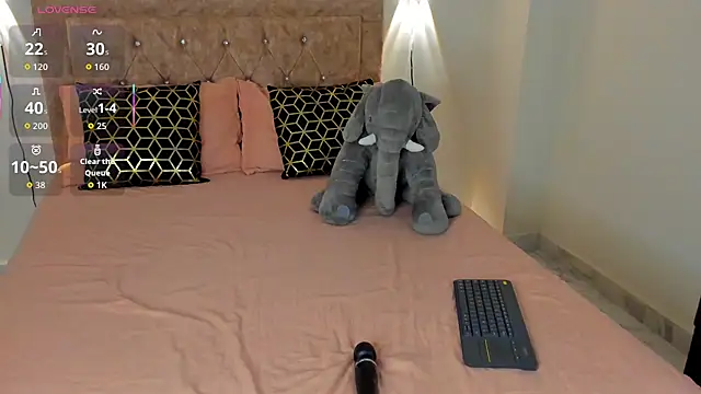 Rihana hot01 online show from October 9, 1:28 am