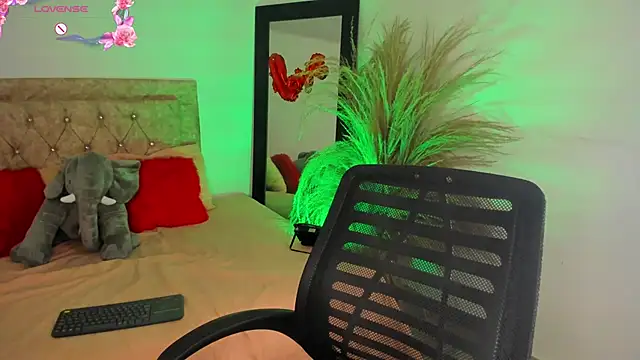 Rihana hot01 online show from March 21, 12:40 am