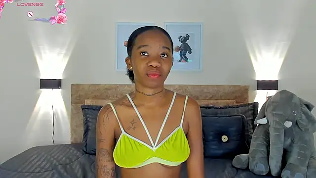 Rihana hot01 online show from June 3, 3:40 am