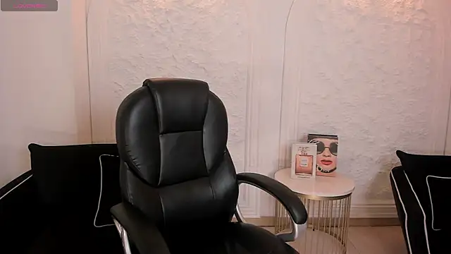 Snapshot of AbbyDalton chatting on July 16, 7:00 pm AbbyDalton online show from July 16, 7:00 pm