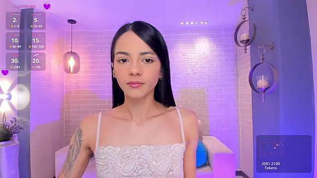 HannahJamesX online show from February 20, 1:02 pm