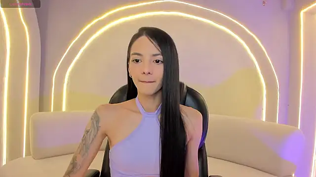 HannahJamesX online show from March 13, 12:54 pm