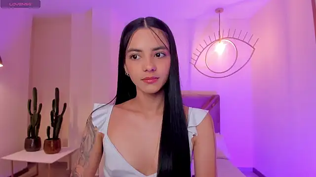 Snapshot of HannahJamesX chatting on October 3, 6:53 pm HannahJamesX online show from October 3, 6:53 pm