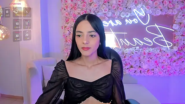 HannahJamesX online show from January 18, 11:30 pm