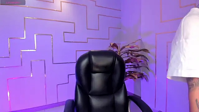 Snapshot of HannahJamesX chatting on September 8, 5:45 pm HannahJamesX online show from September 8, 5:45 pm