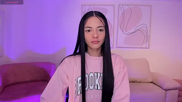 HannahJamesX online show from February 22, 11:45 am