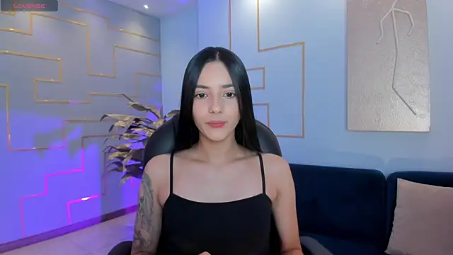 Snapshot of HannahJamesX chatting on February 7, 6:45 pm HannahJamesX online show from February 7, 6:45 pm