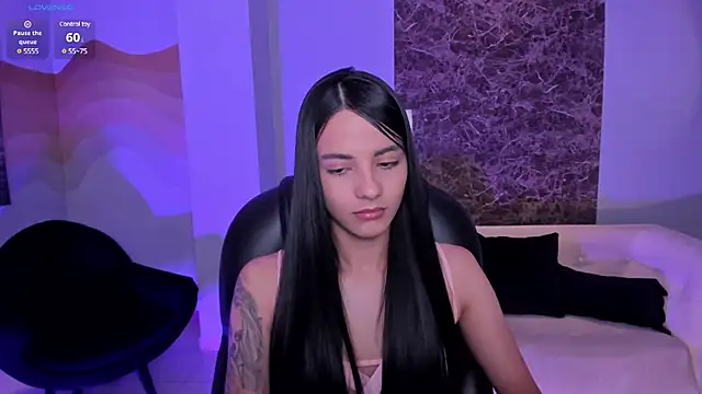 Snapshot of HannahJamesX chatting on February 26, 9:53 pm HannahJamesX online show from February 26, 9:53 pm