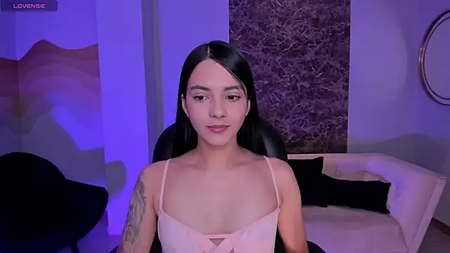 Snapshot of HannahJamesX chatting on February 26, 6:48 pm HannahJamesX online show from February 26, 6:48 pm