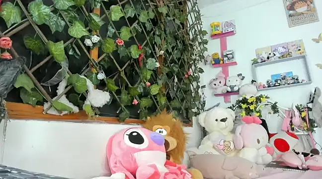 Snapshot of LunaDeCristall chatting on January 29, 5:19 am LunaDeCristall online show from January 29, 5:19 am