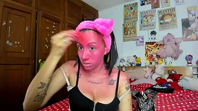 Snapshot of LunaDeCristall chatting on October 23, 5:06 am LunaDeCristall online show from October 23, 5:06 am