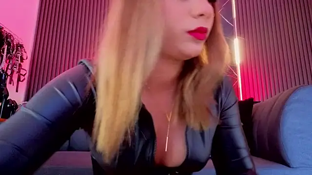 Snapshot of KateStone chatting on June 24, 6:28 pm KateStone online show from June 24, 6:28 pm