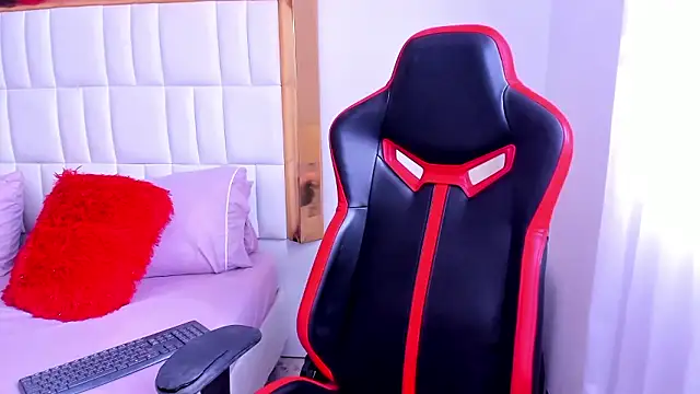 Snapshot of MadelineJackson chatting on January 10, 9:54 pm MadelineJackson online show from January 10, 9:54 pm