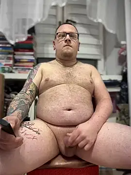 Snapshot of PierreNaked89 chatting on January 8, 1:42 am PierreNaked89 online show from January 8, 1:42 am
