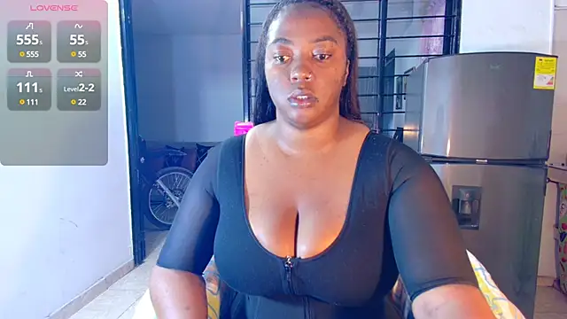 Snapshot of CiaraEbony chatting on March 2, 8:05 am CiaraEbony online show from March 2, 8:05 am