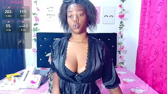 Snapshot of CiaraEbony chatting on October 11, 1:06 am CiaraEbony online show from October 11, 1:06 am