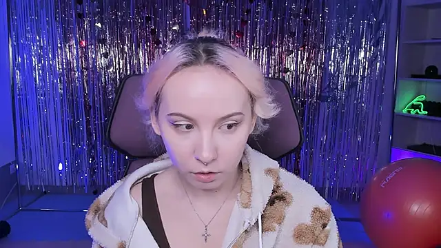 Snapshot of JasmineMilko chatting on March 19, 5:08 am JasmineMilko online show from March 19, 5:08 am