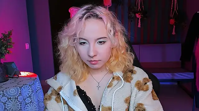 Snapshot of JasmineMilko chatting on February 23, 5:12 am JasmineMilko online show from February 23, 5:12 am