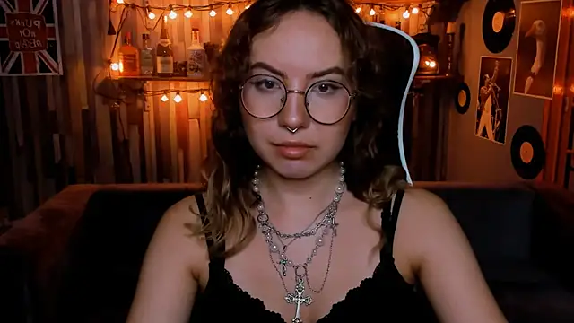 Snapshot of JasmineMilko chatting on July 16, 5:04 am JasmineMilko online show from July 16, 5:04 am
