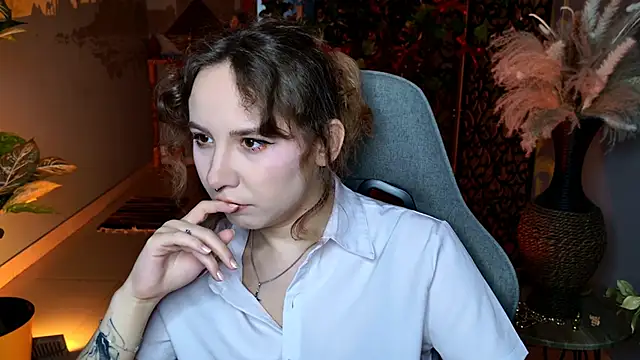 JasmineMilko online show from March 17, 5:10 am