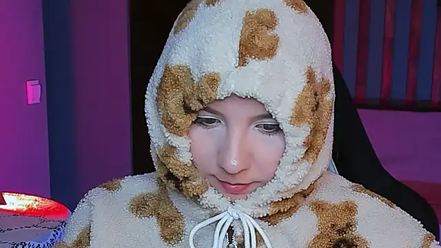 Snapshot of JasmineMilko chatting on February 23, 11:22 am JasmineMilko online show from February 23, 11:22 am