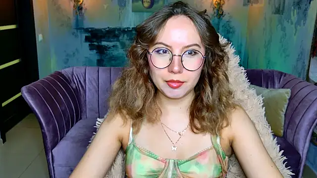 Snapshot of JasmineMilko chatting on June 17, 5:07 am JasmineMilko online show from June 17, 5:07 am