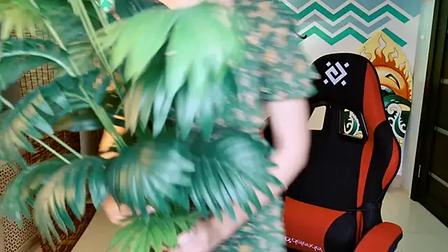 Snapshot of JasmineMilko chatting on November 13, 5:11 am JasmineMilko online show from November 13, 5:11 am