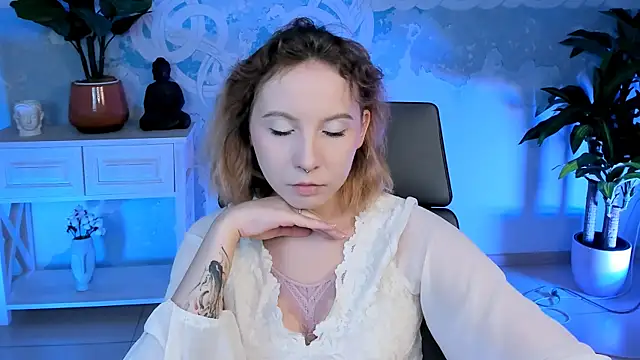 Snapshot of JasmineMilko chatting on October 23, 5:06 am JasmineMilko online show from October 23, 5:06 am