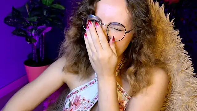 JasmineMilko online show from June 2, 5:07 am