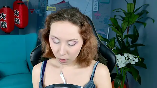 Snapshot of JasmineMilko chatting on November 18, 5:11 am JasmineMilko online show from November 18, 5:11 am