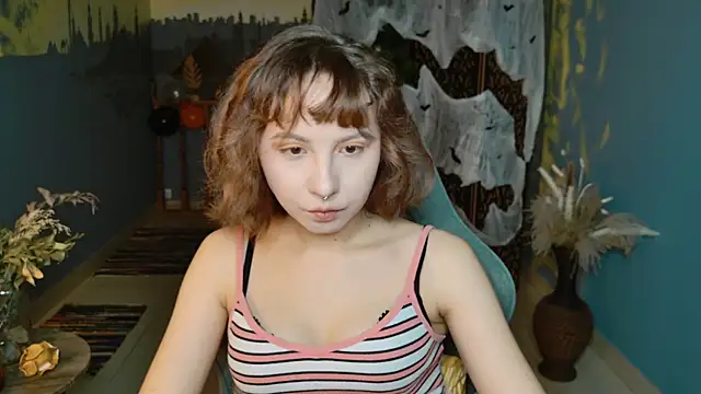 Snapshot of JasmineMilko chatting on October 25, 5:06 am JasmineMilko online show from October 25, 5:06 am