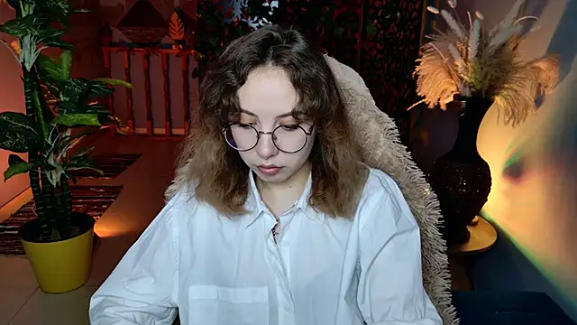 JasmineMilko online show from April 4, 5:03 am